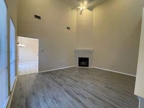 815 Valleybrooke Dr-Unit -819 in Arlington, TX - Building Photo - Building Photo