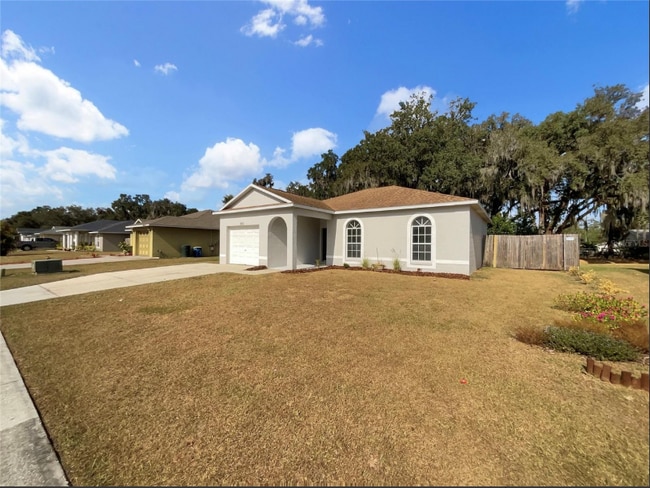 920 Forrest Dr in Bartow, FL - Foto de edificio - Building Photo