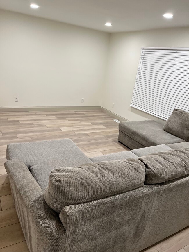 1930 Elna Kay Dr in Evansville, IN - Building Photo - Building Photo