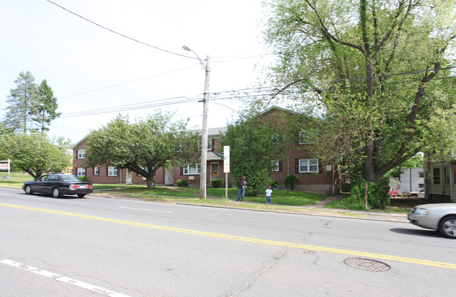 731 Burnside Ave in East Hartford, CT - Building Photo - Building Photo