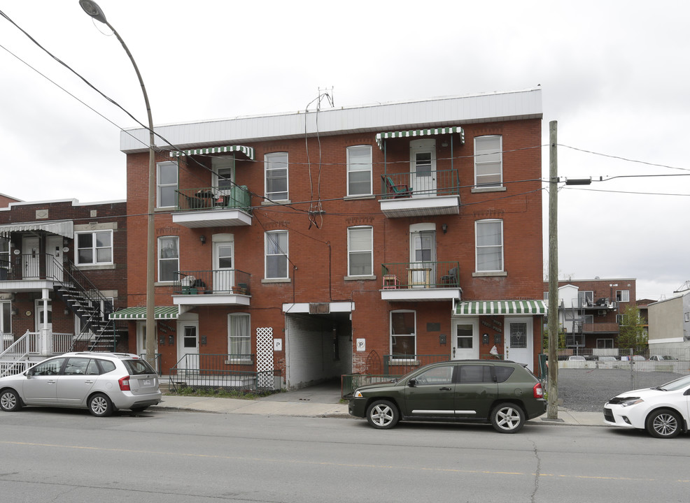 3949 Bannantyne in Montréal, QC - Building Photo