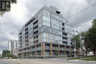 6 Parkwood Ave in Toronto, ON - Building Photo
