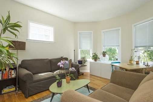 21-23 Tufts St in Cambridge, MA - Building Photo - Interior Photo