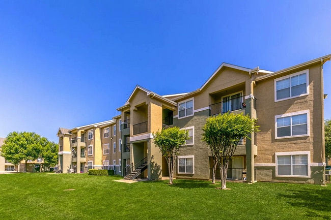 Mayfield Park Apartments in Arlington, TX - Building Photo - Building Photo