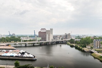 100 Murray Rue, Unit 1413 in Montréal, QC - Building Photo - Building Photo