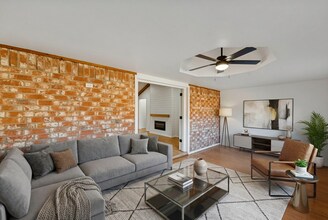 2413 Mimosa St in Mission, TX - Building Photo - Building Photo