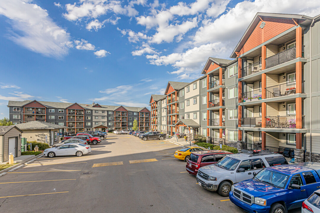 Emerald Hills Apartments in Sherwood Park, AB - Building Photo