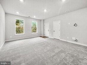 20845 Owenmore Ter in Sterling, VA - Building Photo - Building Photo