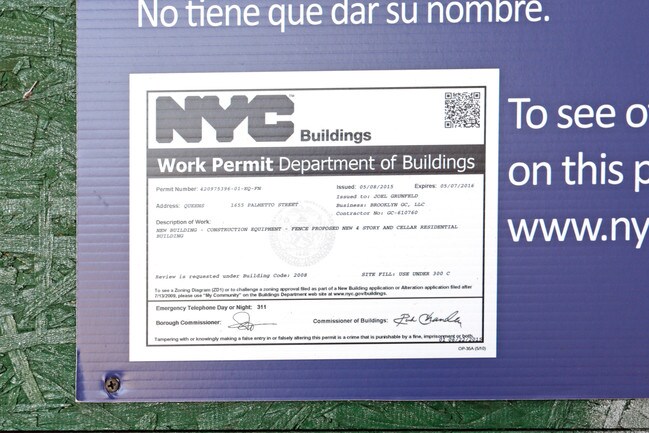 335 St. Nicholas Ave in Flushing, NY - Foto de edificio - Building Photo