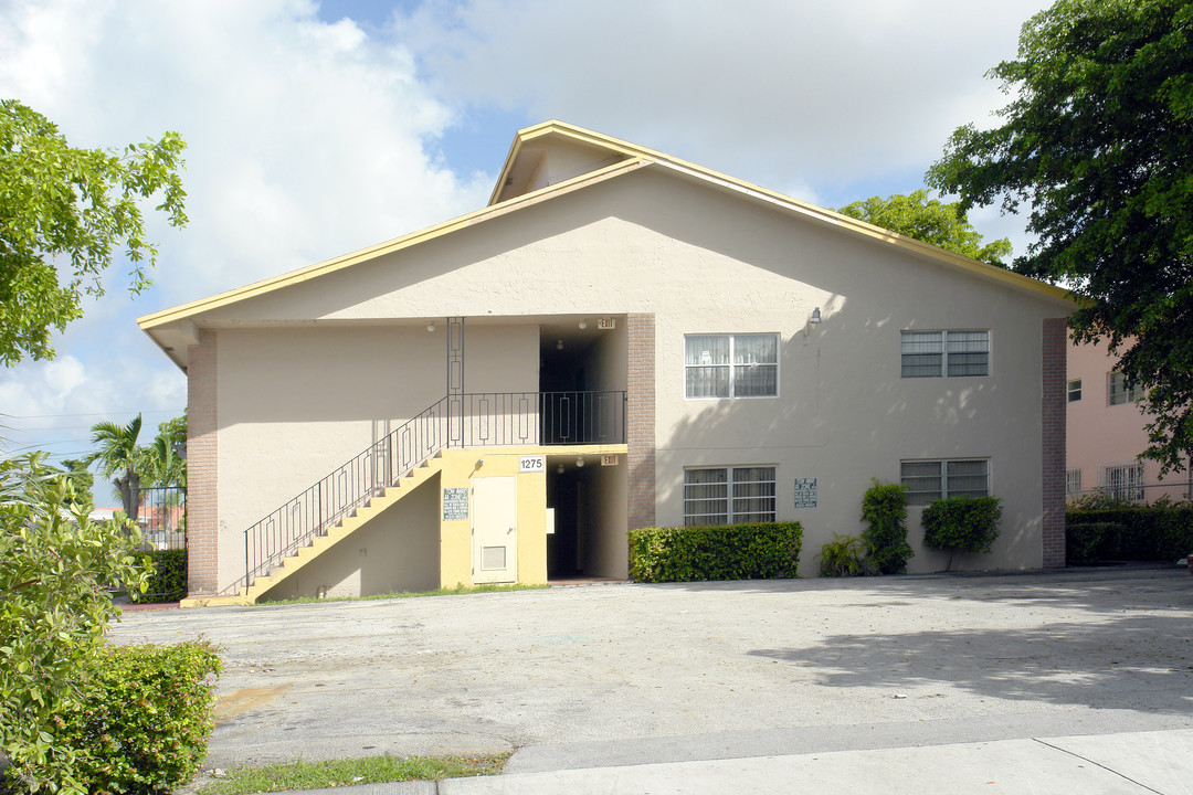 1275 W 36th St in Hialeah, FL - Building Photo