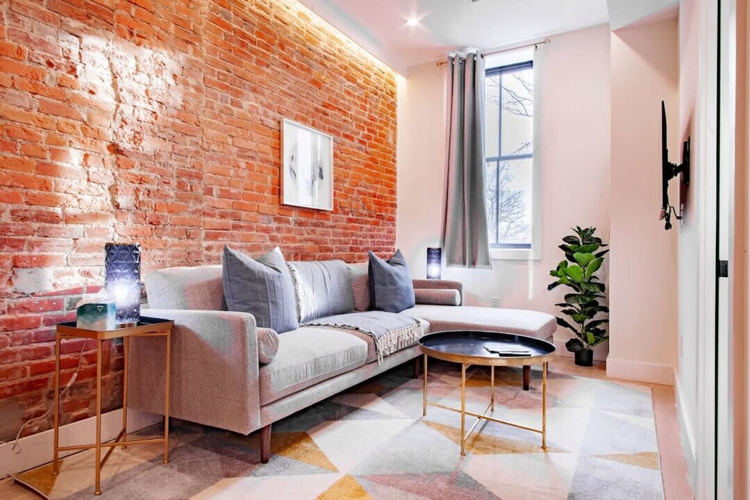 1012 Pennsylvania Ave. SE in Washington, DC - Building Photo