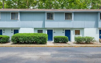 3600 SW 19th Ave in Gainesville, FL - Foto de edificio - Building Photo