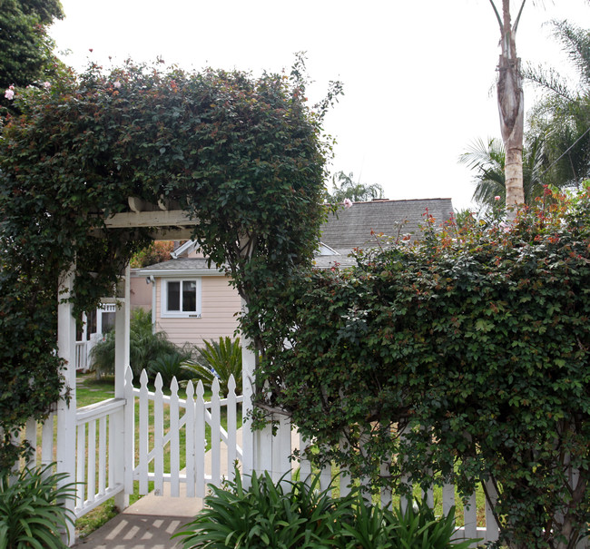 1125 De la Vina St in Santa Barbara, CA - Building Photo - Building Photo