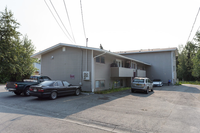 2116 Fairbanks St in Anchorage, AK - Foto de edificio - Building Photo