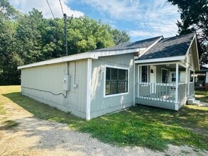 4924 Dr L D Chapman St in Moss Point, MS - Building Photo - Building Photo