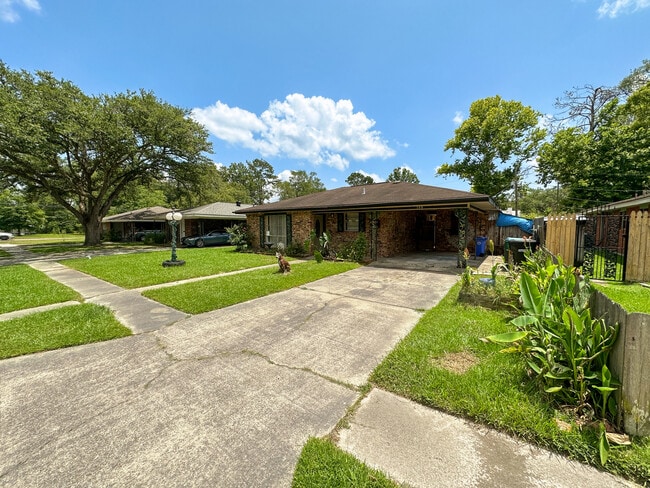105 Felder Dr in Hammond, LA - Building Photo - Building Photo