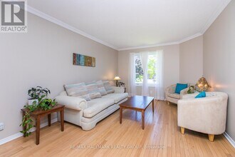 382 Place Pauline Charron in Ottawa, ON - Building Photo - Building Photo