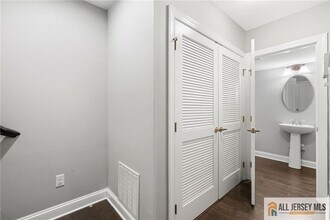 89 Isabelle Ct in Evesham, NJ - Building Photo - Building Photo