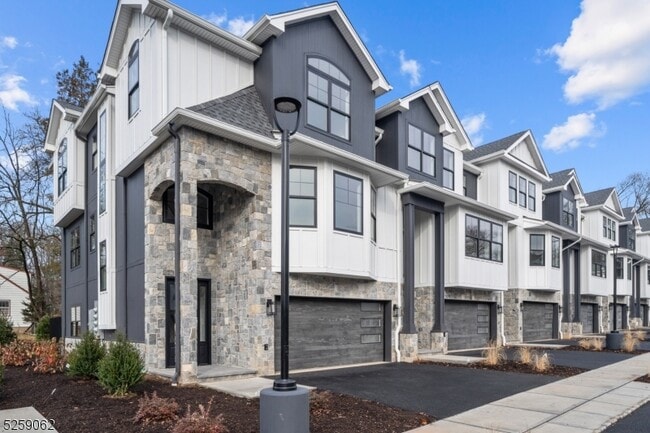 147 Central Ave in Old Tappan, NJ - Building Photo - Building Photo