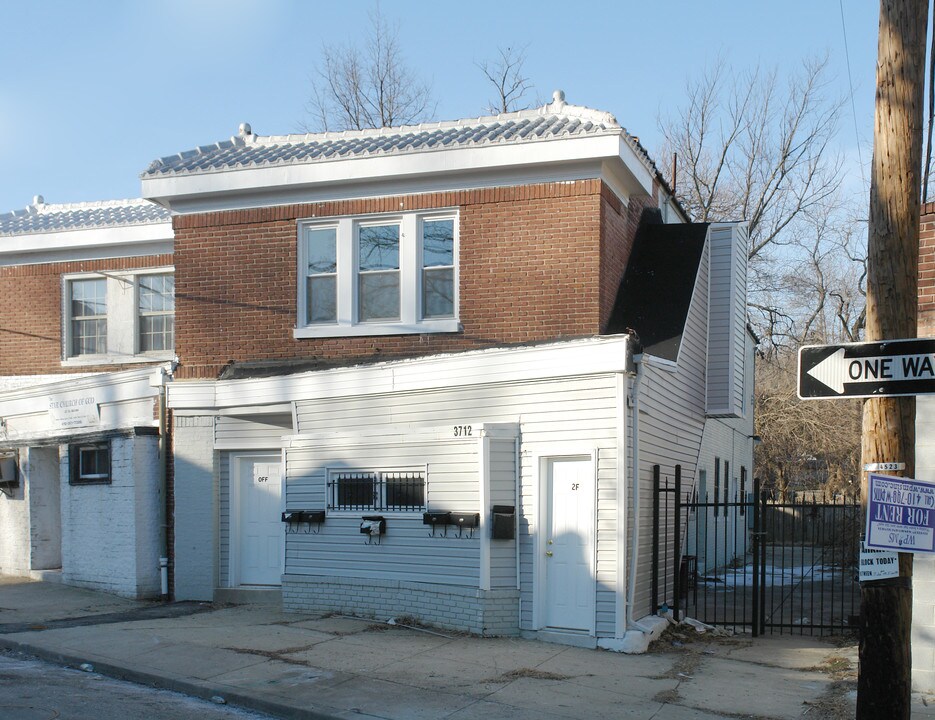 3712 Windsor Mill Rd in Baltimore, MD - Foto de edificio