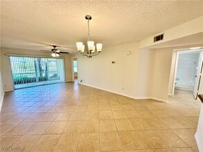 738 Landover Cir in Naples, FL - Building Photo - Building Photo