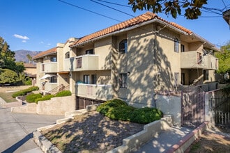 430 N Chester Ave in Pasadena, CA - Building Photo - Building Photo