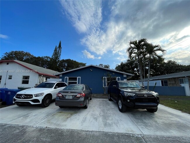 property at 1814 SW 22nd St