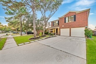 16530 Bristle Creek Dr in Houston, TX - Building Photo - Building Photo
