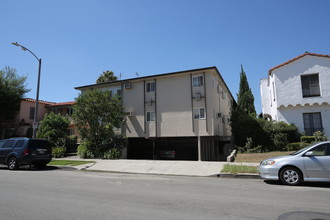 925 S Holt Ave in Los Angeles, CA - Building Photo - Building Photo