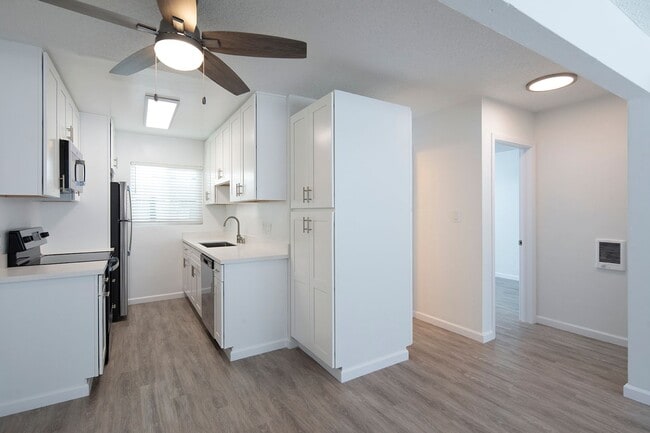 2674 Hornblend St in San Diego, CA - Building Photo - Building Photo