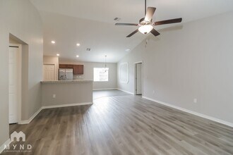 34948 Long Island Ct in Zephyrhills, FL - Building Photo - Building Photo