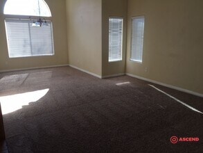 10119 Cobblestone Ave in Bakersfield, CA - Building Photo - Building Photo