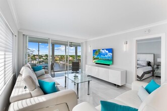 3100 S Ocean Blvd in Highland Beach, FL - Building Photo - Building Photo