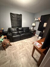 220 St George Dr in Davenport, FL - Foto de edificio - Building Photo