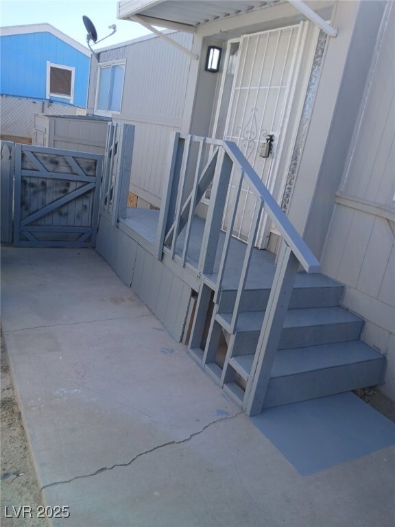 3295 N Nellis Blvd in Las Vegas, NV - Building Photo - Building Photo