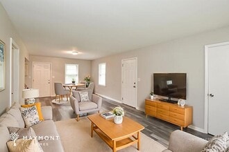 4911 Roebuck Rd NW in Huntsville, AL - Foto de edificio - Building Photo