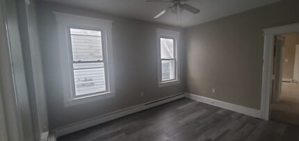 27 Sharon Ave, Unit 1 in Irvington, NJ - Foto de edificio - Building Photo