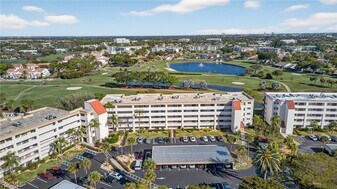 7430 Lake Breeze Dr, Unit 313 in Ft. Myers, FL - Building Photo