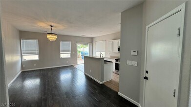 926 Shining Rose Pl in Henderson, NV - Foto de edificio - Building Photo