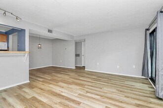 5012 Sardis Rd in Charlotte, NC - Building Photo - Building Photo