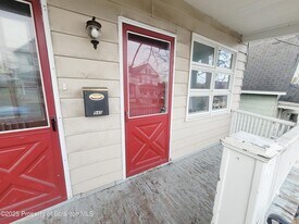 940 E Elm St in Scranton, PA - Building Photo