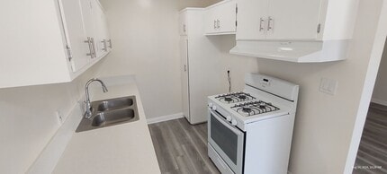 14800 Chadron Ave in Gardena, CA - Building Photo - Interior Photo