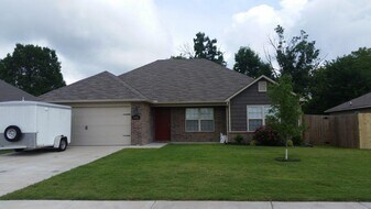 4608 SW Fieldstone Blvd in Bentonville, AR - Building Photo