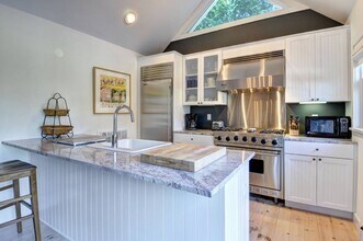36 Oak Ln in Amagansett, NY - Building Photo - Building Photo