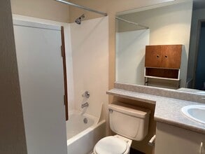 1819 E Pike St in Seattle, WA - Building Photo - Interior Photo