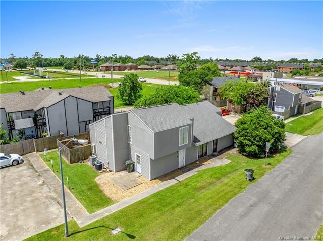 1851 Fox Run Dr in Lake Charles, LA - Building Photo - Building Photo
