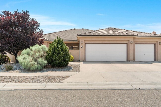 8201 Grape View Ct NE in Albuquerque, NM - Building Photo - Building Photo