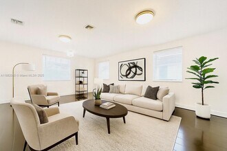 200 SW 2nd Ave in Hallandale Beach, FL - Building Photo - Building Photo
