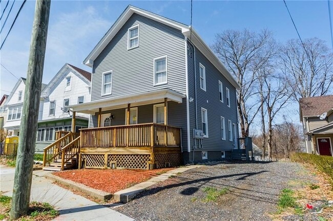 property at 31 Willetts Ave