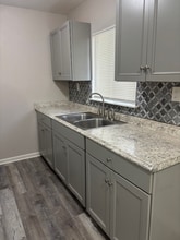 522 Carol Crest St in San Antonio, TX - Building Photo - Building Photo